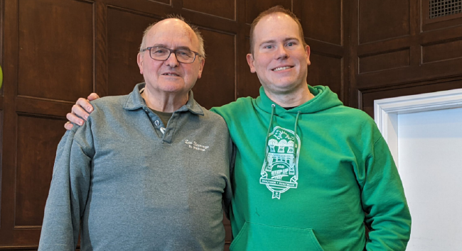 阿努伊克他的儿子杰森·阿努伊克