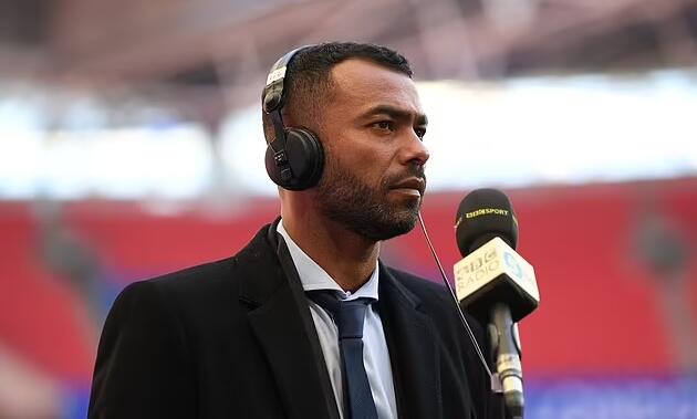 前切尔西和阿森纳边卫在英格兰u-21主帅李-卡斯利邀请下进入助教团队.