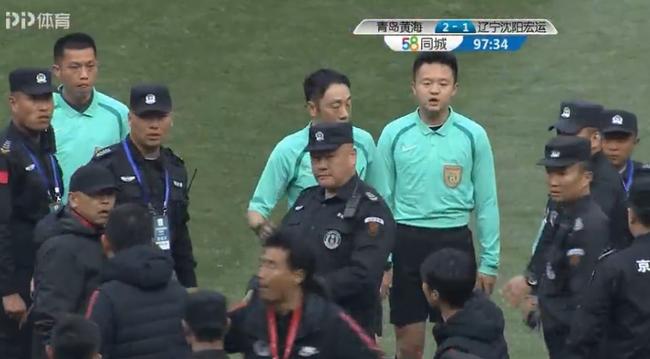 安保重重护卫