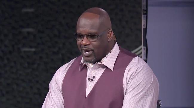 奥尼尔展示发际线