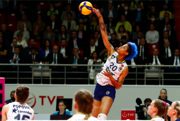 费内巴切女排接应瓦尔加斯进攻