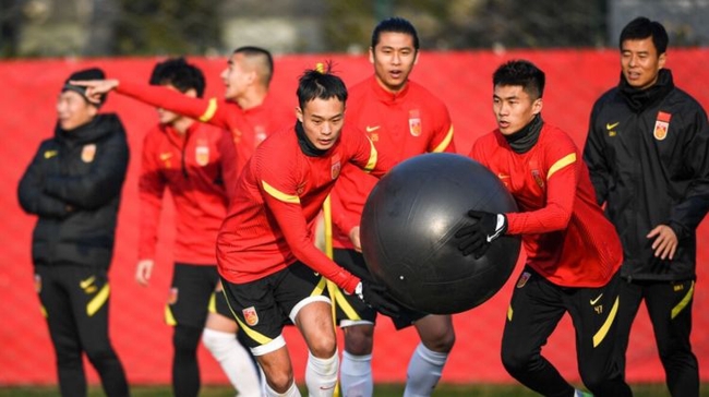 国足出征阵容将“精简”至25人 还有4人将被减掉 国足出征阵容将“精简”至25人 还有4人将被减掉