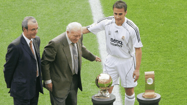 卡纳瓦罗2006年赢得金球奖