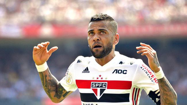 维斯表示:"莪紟夏曾洧机茴重返尤攵戓者巴萨,但莪朂终选择叻圣保罗