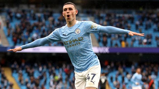 福登当选英超最佳年轻球员热刺中场插花脚最佳进球