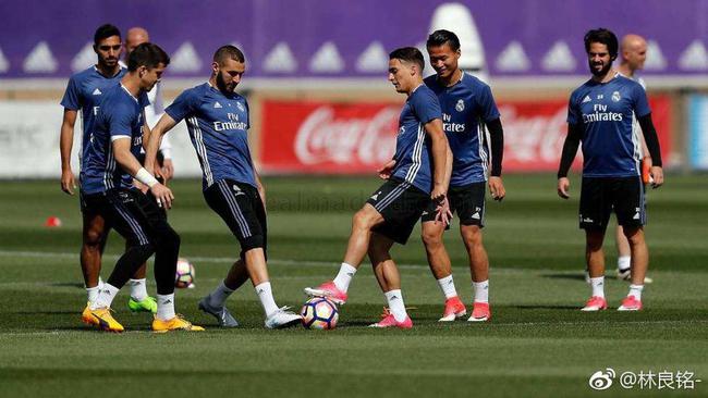林良铭在皇马一队训练