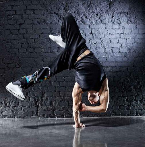 霹雳舞要成奥运正式项目了网友广场舞表示不服