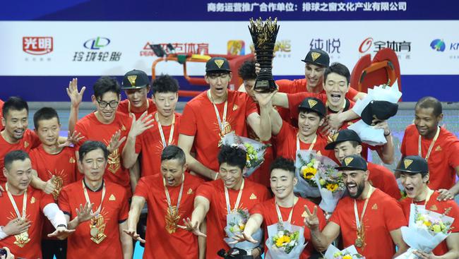 上海男排夺冠