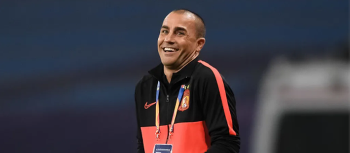 一个叫卡纳瓦罗的灰姑娘，丢掉了一双叫保利尼奥的水晶鞋