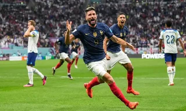 关键时刻帮助法国队再次领先 吉鲁获官方全场最佳