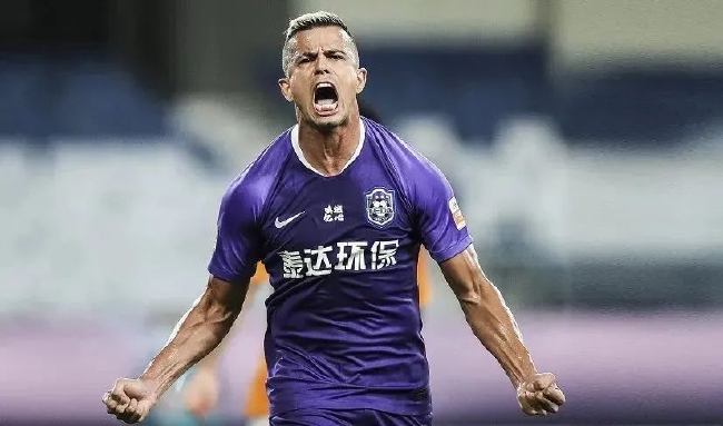原泰达球员:尽快解决欠薪 否则踢球人会越来越少 原泰达球员:尽快解决欠薪 否则踢球人会越来越少
