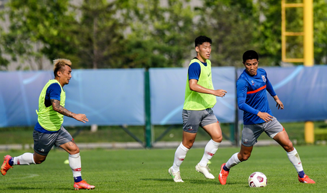 申花队员赛程谈不上震惊高温条件对大家都一样