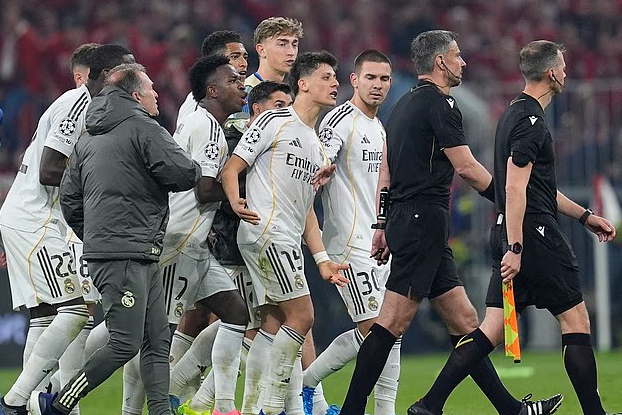 令皇马欧冠出局的争议红牌 又冤又不冤