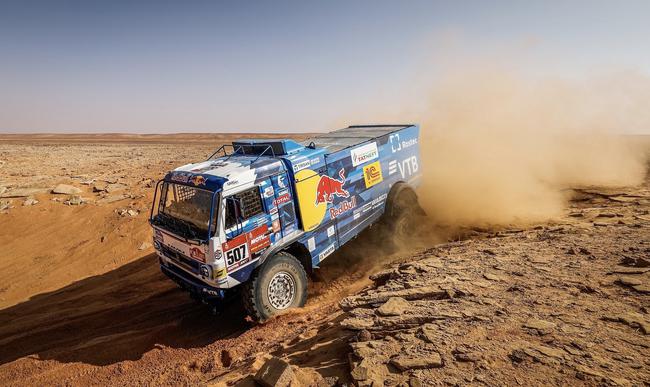 普京祝贺俄罗斯卡玛兹车队赢得达喀尔卡车组冠军_其他_新浪竞技风暴