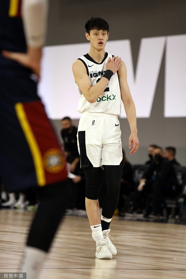 曾凡博NBA发展联盟首次先发 贡献8分2板2断 曾凡博NBA发展联盟首次先发 贡献8分2板2断