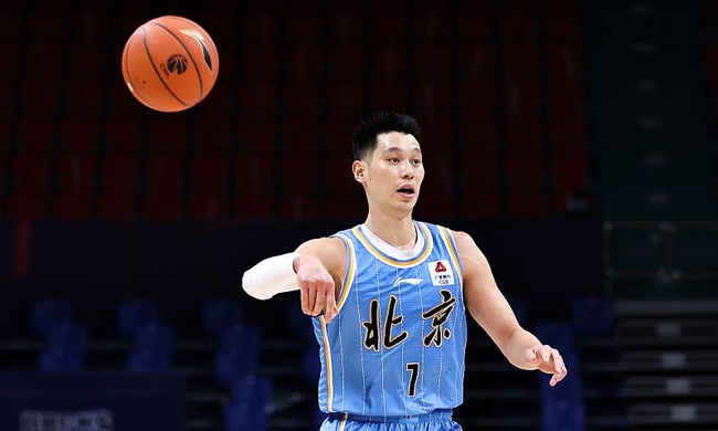 母亲曾为书豪进NBA取养老金 只愿让他填饱肚子 ? 母亲曾为书豪进NBA取养老金 只愿让他填饱肚子 ?