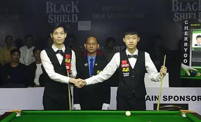 常冰玉（右）与贺国强