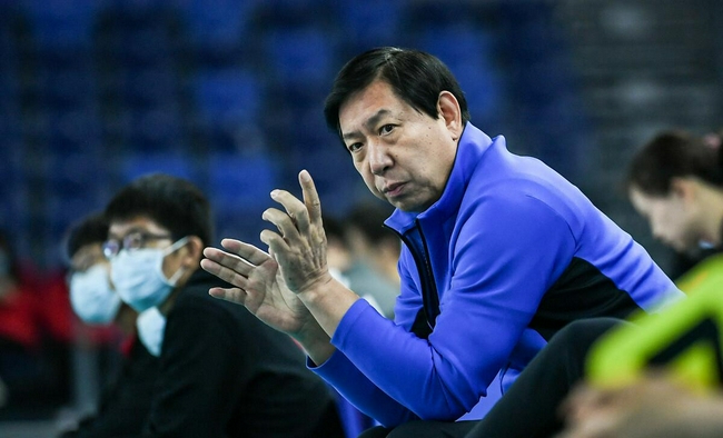 天津女排时隔8年后重夺全运会金牌 主教练王宝泉再创新纪录！