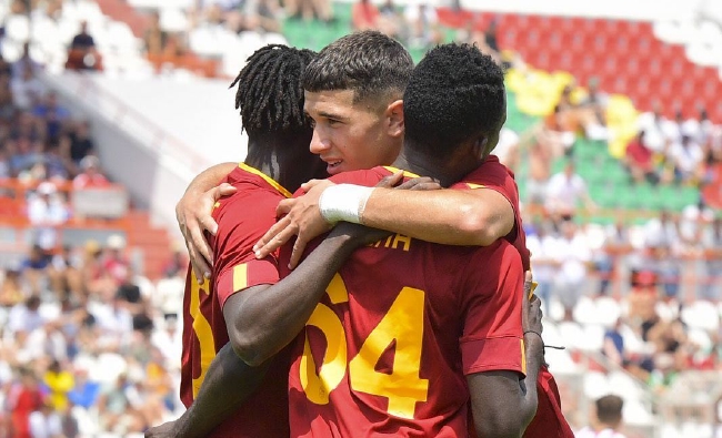 热身赛-19岁天才传射扎尼奥洛进球罗马2-0首胜