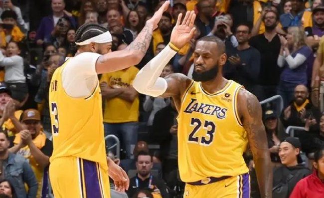 当湖人遇上热火浓眉哥对抗阿德巴约的内线之争成胜负关键