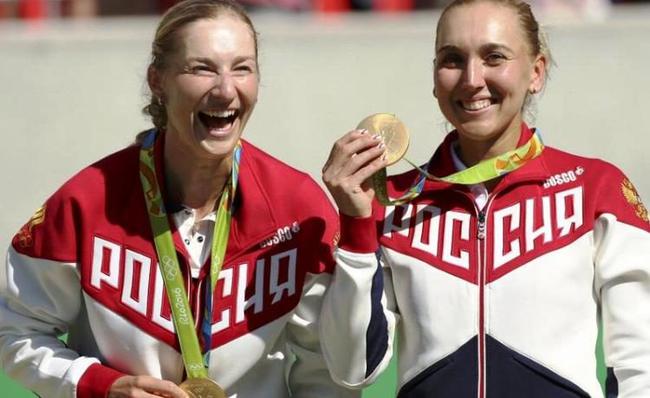 马卡洛娃和维斯妮娜夺得里约奥运女双金牌
