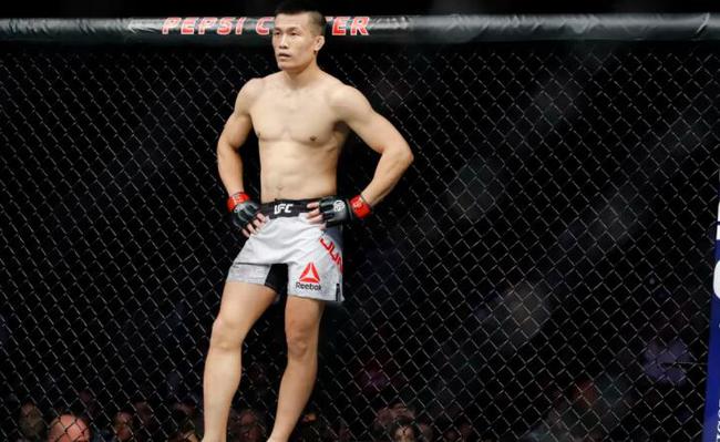 郑赞盛自回归以来4战3场，并全部首回合KO了对手