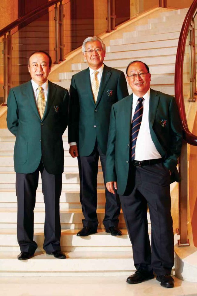 從左到右：陳亞雄、戴耀宗、楊輝光