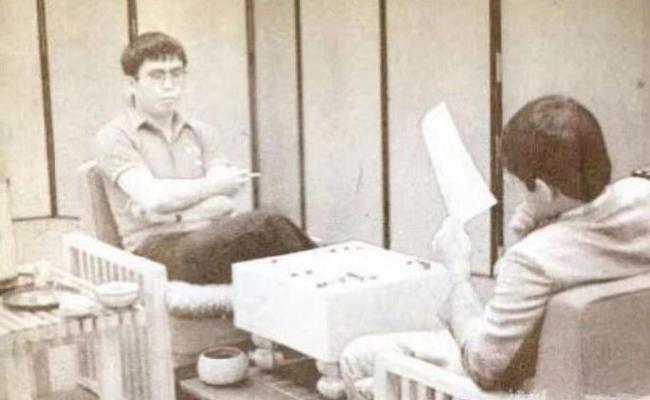 聂卫平与幼林光一比赛画面
