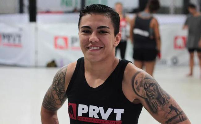 安德拉德认为乔安娜无法击败张伟丽重夺冠军ufc中国讯 作为唯一和前