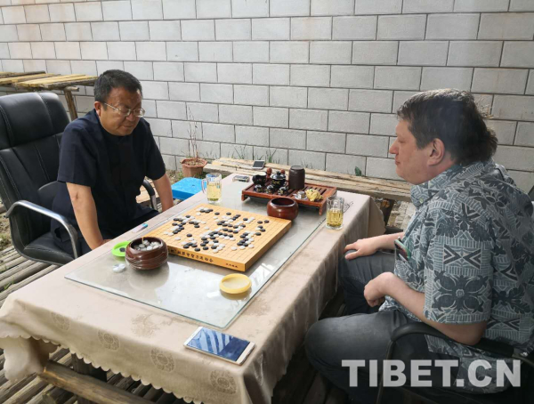 尚涛与安迪手谈