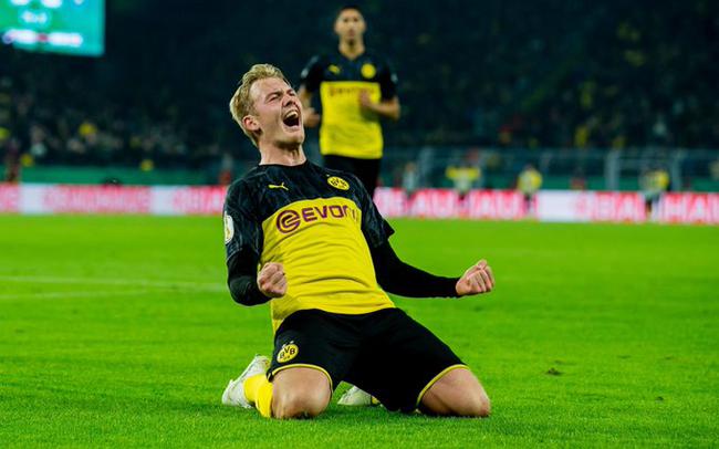 布兰特庆祝进球