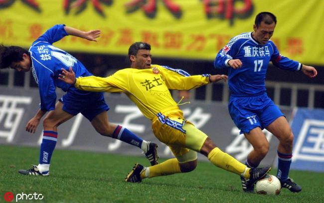 黄衣服这位壮汉就是马科斯