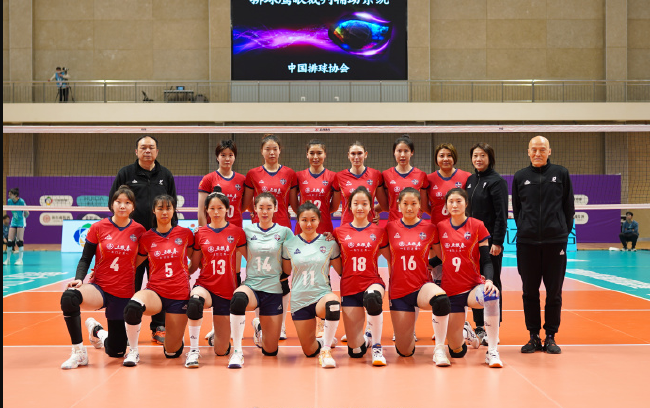 四川五糧春女排賽前合照