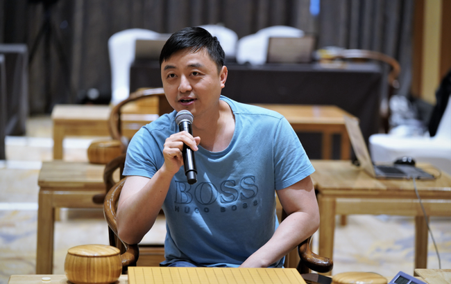 上海建桥学院队教练刘世振七段