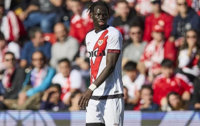  巴列卡诺中场西斯累计黄牌停赛