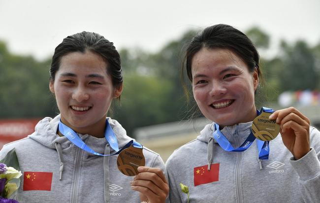 2019年世界皮划艇静水锦标赛女子双人划艇500米冠军徐诗晓/孙梦雅