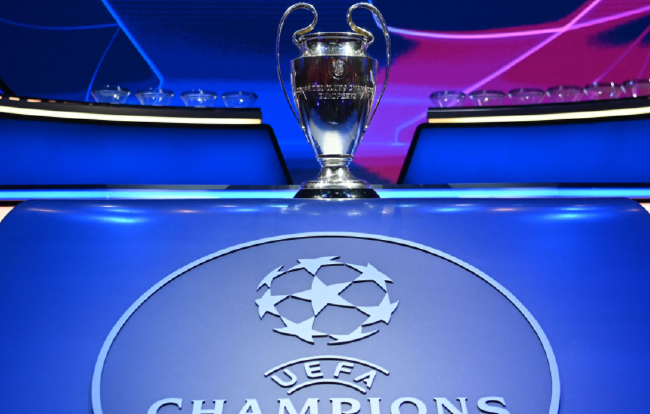 现代足球高手论剑 胜败就在一个指尖