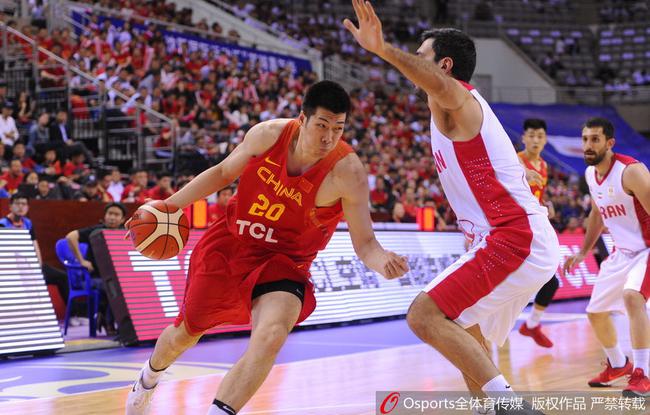 任骏飞持球突破