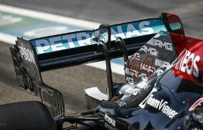 梅赛德斯赛车尾翼通过FIA测试