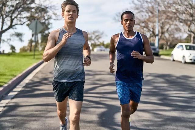 相比全马的 42.195 公里，这个距离似乎又显得有些迷你。