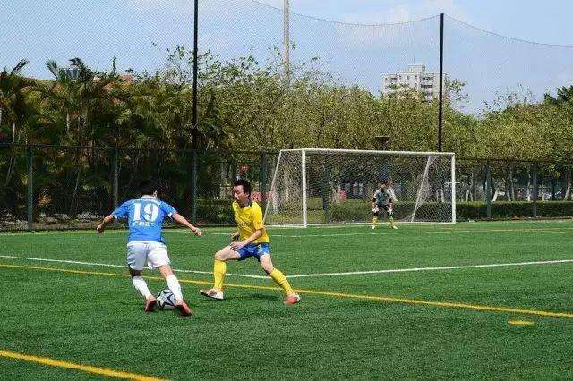 中国足球野球水平都在倒退 小年轻踢不过油腻大叔