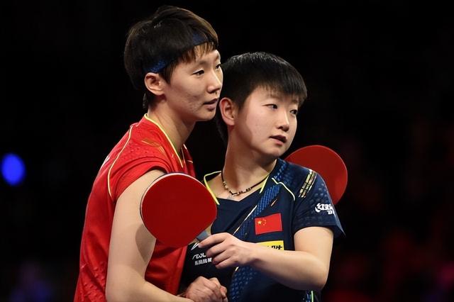 中国乒乓球队女双收获两个世乒席位 孙颖莎王曼昱横扫赢球！