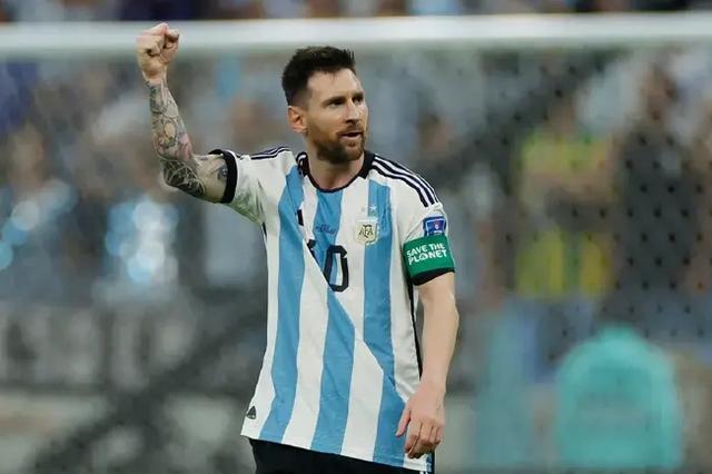 梅西一射一传拯救阿根廷 国际足联：挽狂澜于既倒！