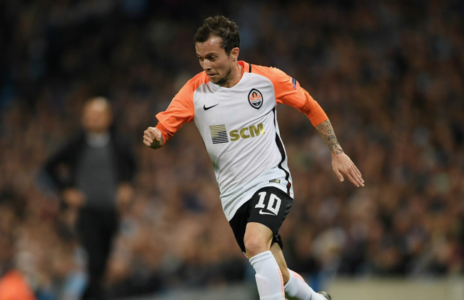 旷工巴西中场伯纳德