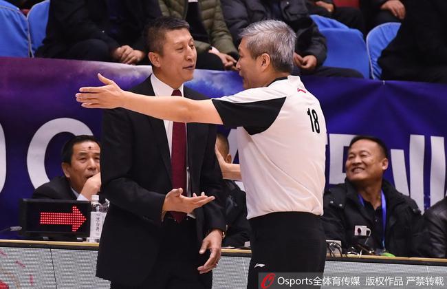 郭士强对于本场比赛的一些判罚有异议