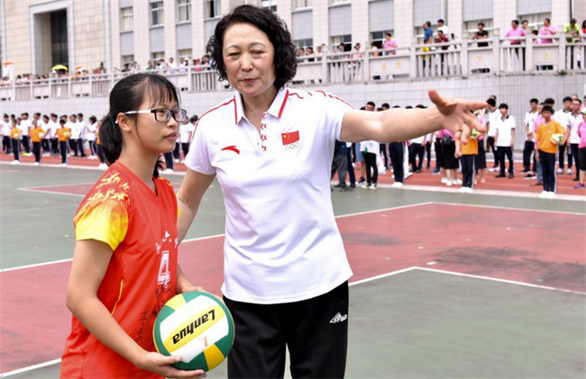 曹慧英我理解的女排精神是敢于胜利永不放弃