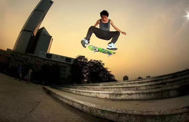 专访中国滑板教父田军 奥运滑板唯一亚洲裁判