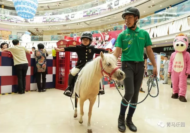 新华社日本读卖新闻纷纷给国外推介中国商场马术