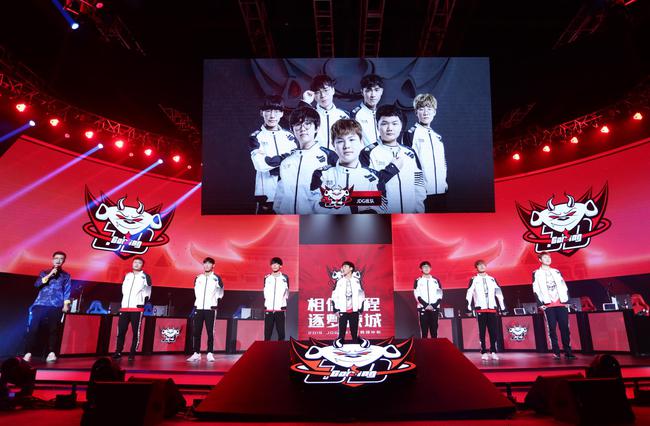 JDG队员亮相