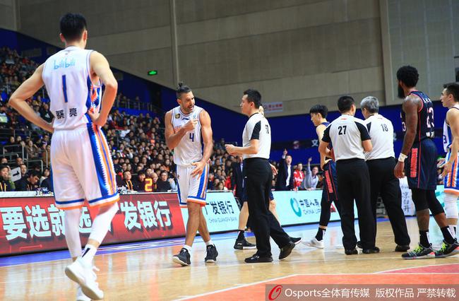 斯科拉向裁判申诉